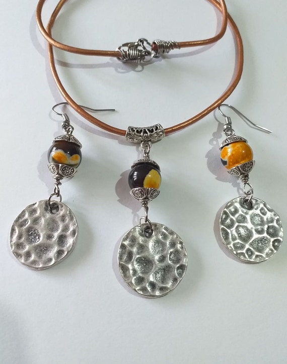 Agate silver Hammered jewelry set Silver set yellow black agate earrings and necklace Bohemian set Boho set agate jewelry antique set gift