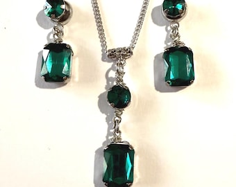 Emerald green crystal jewelry set  green set necklace earrings Victorian jewelry set Boho set rectangle green set green earrings green neckl