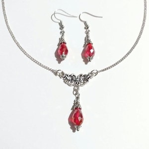 Silber Rubin rot Kristall Schmuckset Chameleon rot Kristall Anhänger Ohrringe Victorian Schmuckset Silber Tropfen Kristalle Boho Set