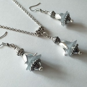 gray flower silver set Victorian jewelry flower necklace gray flower earrings Victorian jewelry set Bohemian set silver set Vintage set gift