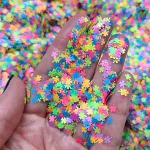 Mezcla de purpurina de trébol de cuatro hojas de neón, purpurina para el arte de las uñas, cabello y rostro, purpurina suelta para resina para vasos, proveedor de purpurina para manualidades, Lucky Glitter