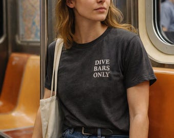 Dive Bars Only T-Shirt • Vintage Grafik T-Shirt • Streetwear Bekleidung