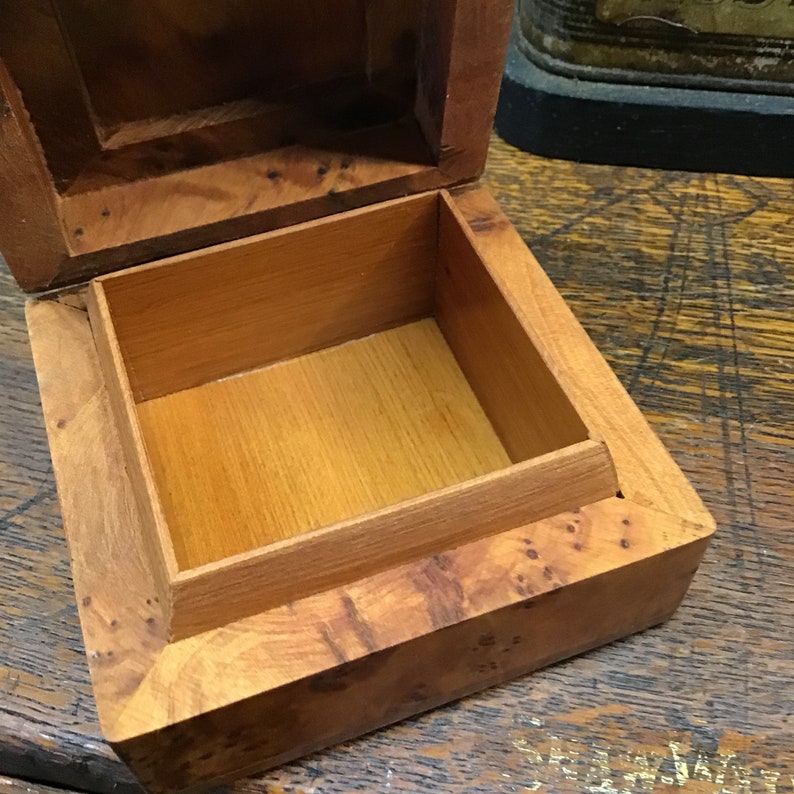 Vintage burl trinket box made in Morocco by Wunderley