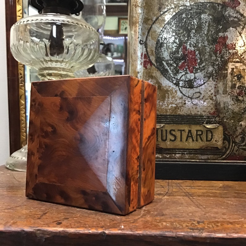 Vintage burl trinket box made in Morocco by Wunderley