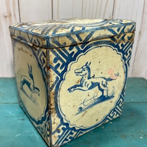 Vintage 1920s Dutch tin box, Delft tile pattern, sewing box, collectible tin, desk accessory