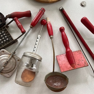 Vintage red handle kitchen hand tools, larger sizes, farmhouse kitchen, buyers choice, collectibles, lot #2