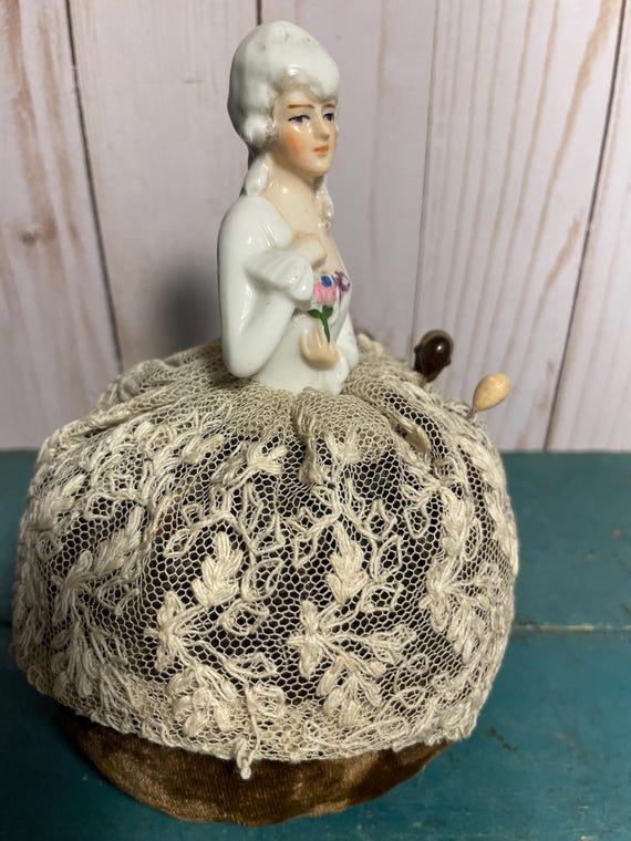 フランス　アンティーク ピンクッション ドール ハーフドール アンティークのハーフドールピンクッション、手描き、フランス人