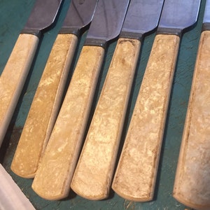 Set mit sechs Messern, Perlmutt, Hammerschlag, Vintage Messer, Retro Küche, Silberbesteck, Besteck