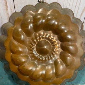 Antique French style primitive fluted copper mold, farmhouse chic, wall decor