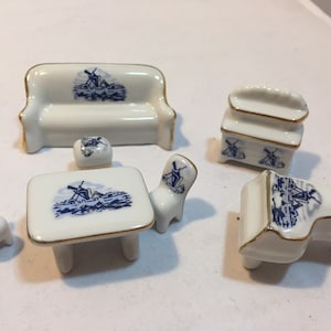 7 pieces of miniature furniture, porcelain living room furniture, Meubles miniatures, regal imports
