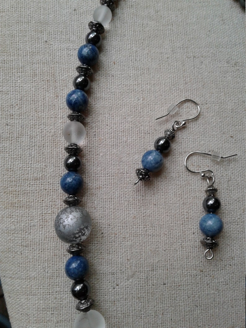 /& White Beaded Necklace Black Classic Blue