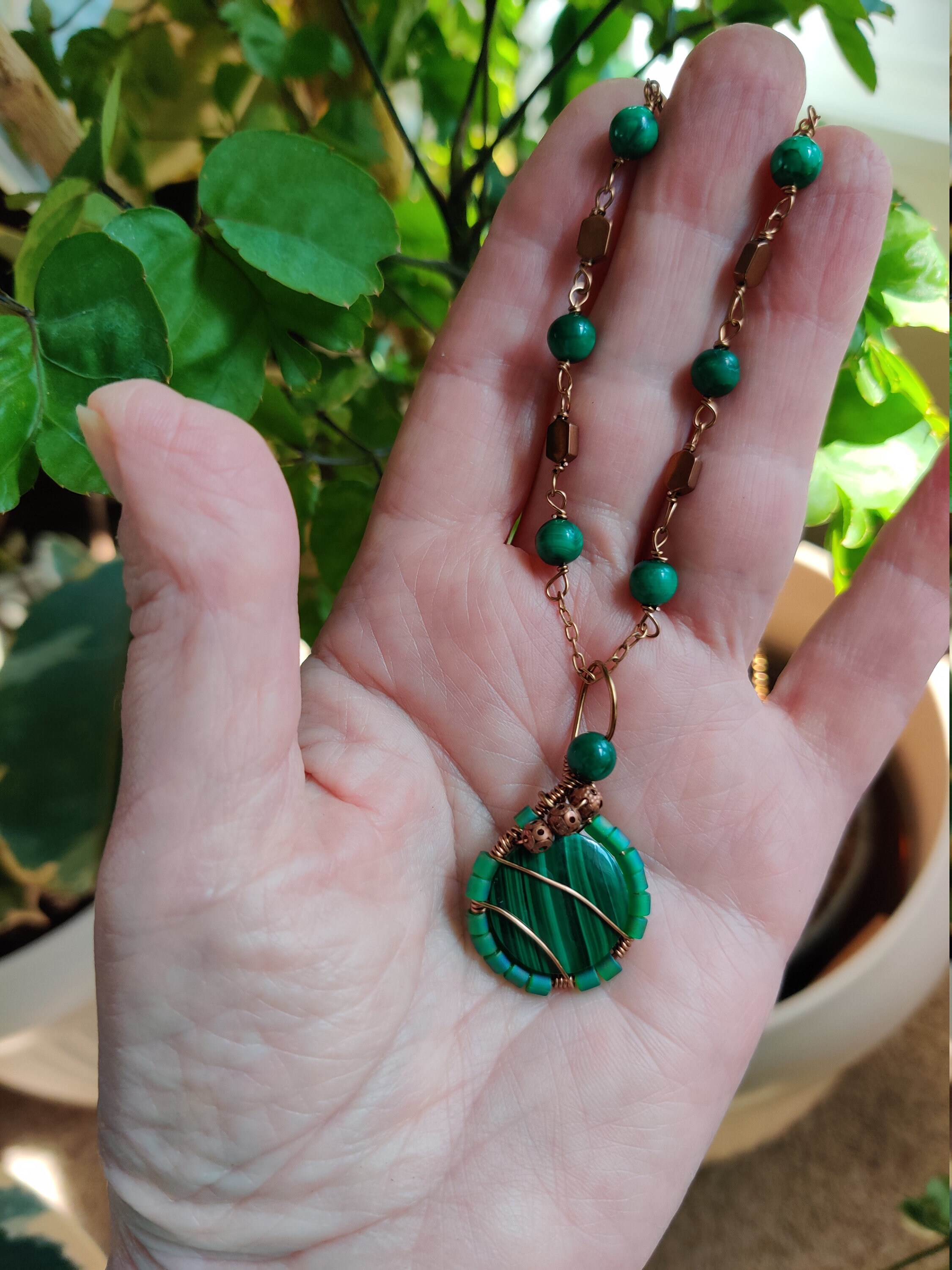 Collier Unique En Laiton Et Malachite | Bijou Artisanal Pierre Naturelle | Pièce D'occasion