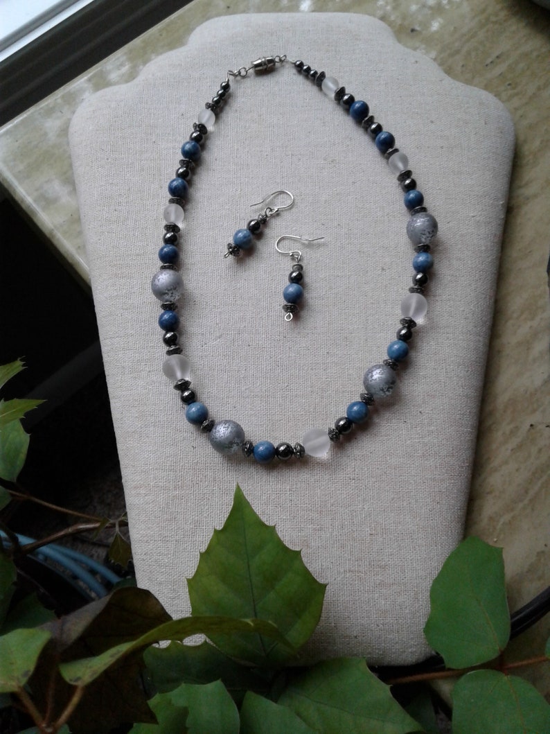 /& White Beaded Necklace Black Classic Blue