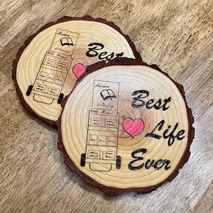 Beste lift ooit, extra grote onderzetters voor houten plakjes; Karretje getuigen; Set van 2