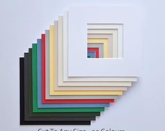 Paspartú Whitecore personalizado de 1,4 mm con montaje en bisel para fotos y arte. Elección de 30 colores. Fabricado a pedido hasta 70 x 90 cm.