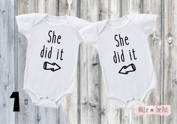 baby shower PERSONALISED TWIN babygrow//sleepsuit /& hat PREGANCY announcement