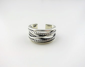 Le Lien Adjustable Silver Layered Twist Ring