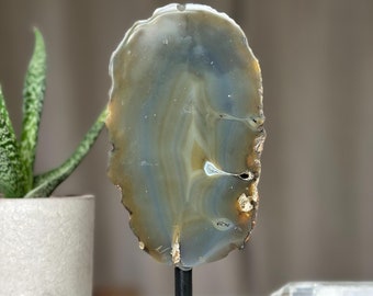 Ágata uruguaya con base de metal: Piedra decorativa natural