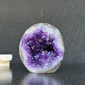 Amethyst Crystal Geode: Agate Egg-Shaped Home Decor
