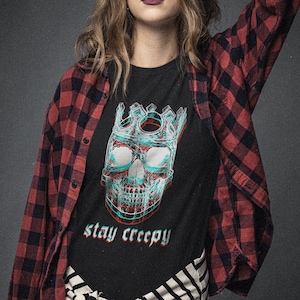 Alt Clothing Goth Grunge Glitch Skull Shirt, Stay Creepy Edgy Plus Size E Girl Aesthetic Clothing, Mall Goth Clothes