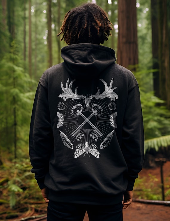 Sudadera Con Capucha Negra Diseño Calavera Polilla – Estilo Gótico Oculto, Black Metal, Corte Clásico