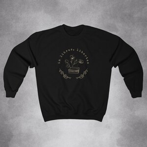 Dark Academia Clothing Bookish Sweatshirt, Indie Plus Size Literature Clothing Black