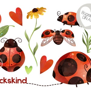 Peut inclure: Un ensemble de transferts thermocollants représentant de jolies coccinelles avec des points rouges et noirs. Les transferts sont parfaits pour ajouter une touche fantaisiste aux vêtements, aux sacs ou à d'autres articles en tissu. L'image comprend également un cœur, une fleur et le texte "Glückskind" en allemand.