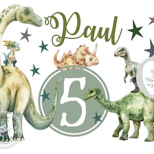 Könnte beinhalten: Eine Aquarell-Illustration von Dinosauriern mit einem grünen Kreis, in dem die Zahl 5 steht. Der Name Paul ist in Kursivschrift über dem Kreis geschrieben. Der Text "Baggrund DIN A5 oder DIN A4  wahlbar" befindet sich in einem Herz.