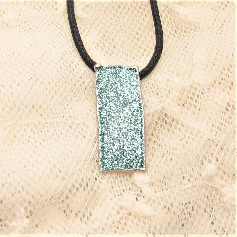 Minimal pendant glitter silver green enamel
