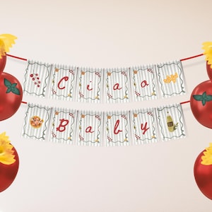 Może przedstawiać: Girlanda z napisem "Ciao Baby" zawieszona między czerwonymi balonami, niekt&oacute;re z ilustracjami pomidor&oacute;w i bazylii, inne z ż&oacute;łtym makaronem farfalle. Uroczysta dekoracja na baby shower.