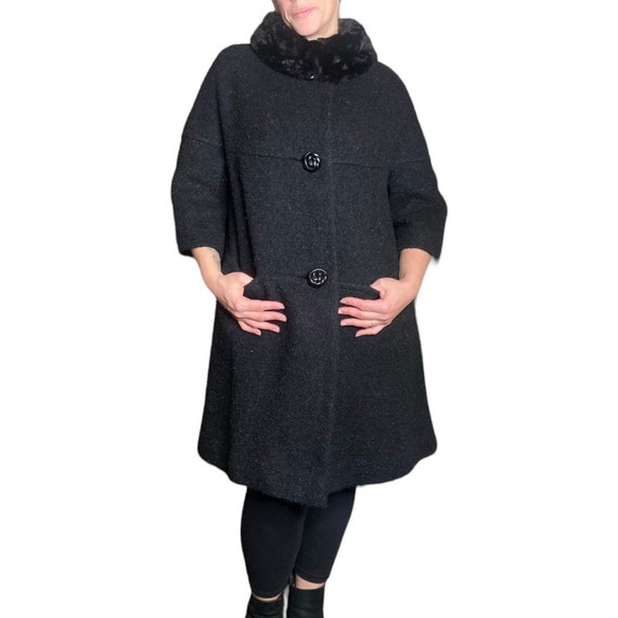 50's Vintage Black Wool Coat with Black Fur Colla… - image 2
