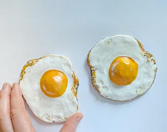 Ceramic fried egg decoration, Quirky pottery novelty egg decor, Fun breakfast food ornament, Sunny side up food lovers gift