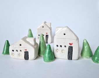 Ceramic cottage ornament, Eclectic lay house decor, Quirky miniature ceramic housewarming gift, Mini shelf decoration, Terrarium decor