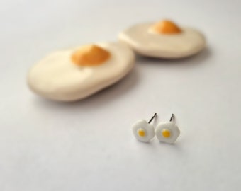 Ceramic fried egg studs, Quirky pottery novelty egg earrings, Fun breakfast food jewellery, Sunny side up studs
