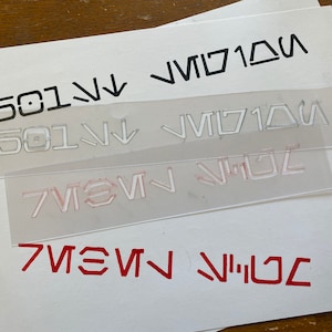 Stencil personalizzato con scritta Aurebesh ispirato a Star Wars: tre stili tra cui scegliere