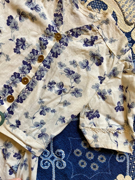 Vintage 40s Floral Feedsack House Dress Blue Whit… - image 3