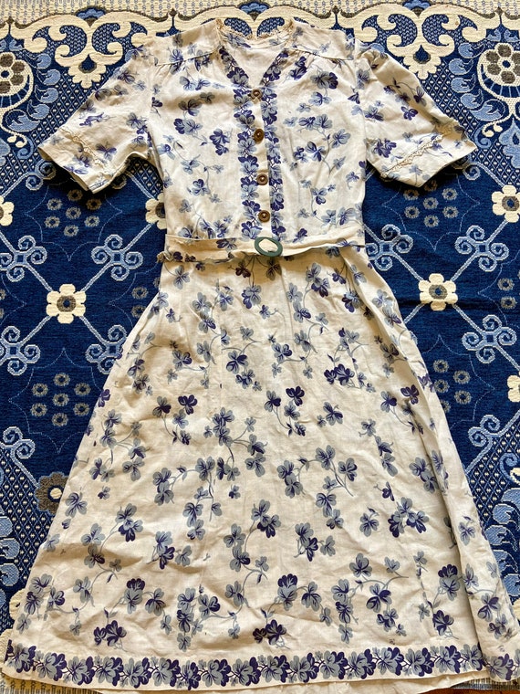 Vintage 40s Floral Feedsack House Dress Blue Whit… - image 2