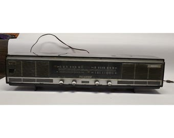 Vintage Lloyd's Table Radio fm-mw-sw LTC Hi 2 speaker FI model # 939 Works