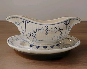 Villeroy & Boch Dresden Gravy Boat With Attached Underplate Blue | Free Shipping