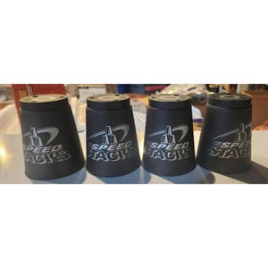 Set med 4 Speed ​​Stacks Sport Stacking Cups - Officiella WSSA Black Cups