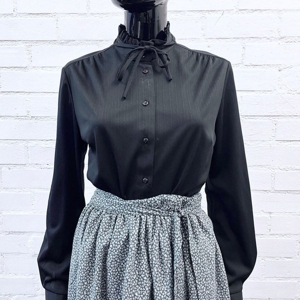 Evening blouse / blouse black office / 1970s blouse / vintage ruffle blouse / stand-up collar blouse / 1212210