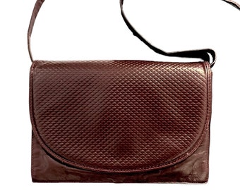 Vintage red leather bag / 1970s dark red shoulder bag / leather bag / 70s shoulder bag