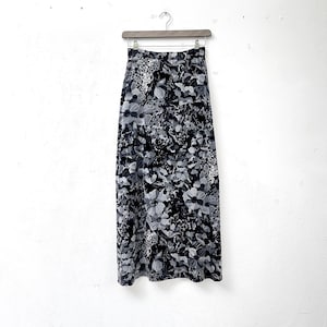 Velvet Skirt 1970s Grey Black Floral Pattern Vintage Maxi Skirt Velvet Skirt Evening Outfit Festive