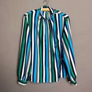 Blusa de rayas estilo años 70, con botones laterales, rayas en bloques, camisa vintage con cuello alto, talla L