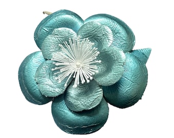 70er Jahre Brosche Blume metallic Blumenbrosche vintage Ansteckblume Textilblume Blau