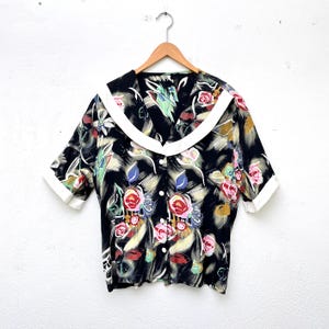 80s blouse colorful viscose / vintage blouse without collar / crazy pattern shirt / shirt floral pattern 38 M / 3.4.23-38