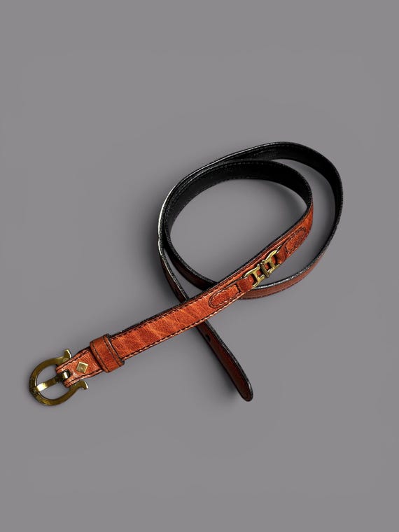 Brauner Vintage Gürtel 70er, schmaler Damengürtel, Hufeisen Schließe, Ledergürtel für Hosen
