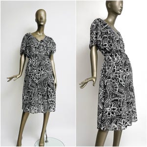 Vintage dress black and white flutter sleeve pattern summer dress bell sleeves L XL