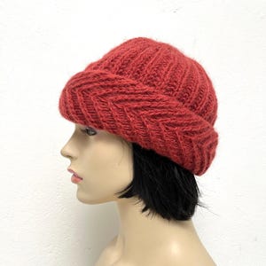 Winter hat chunky knit 70s rust red knitted hat vintage wool hat women
