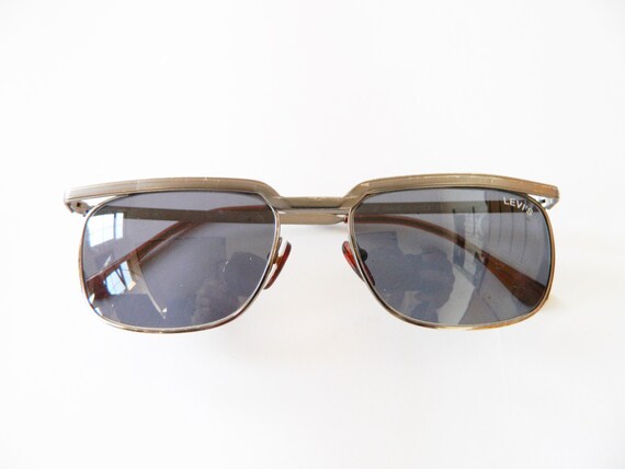 levis shades